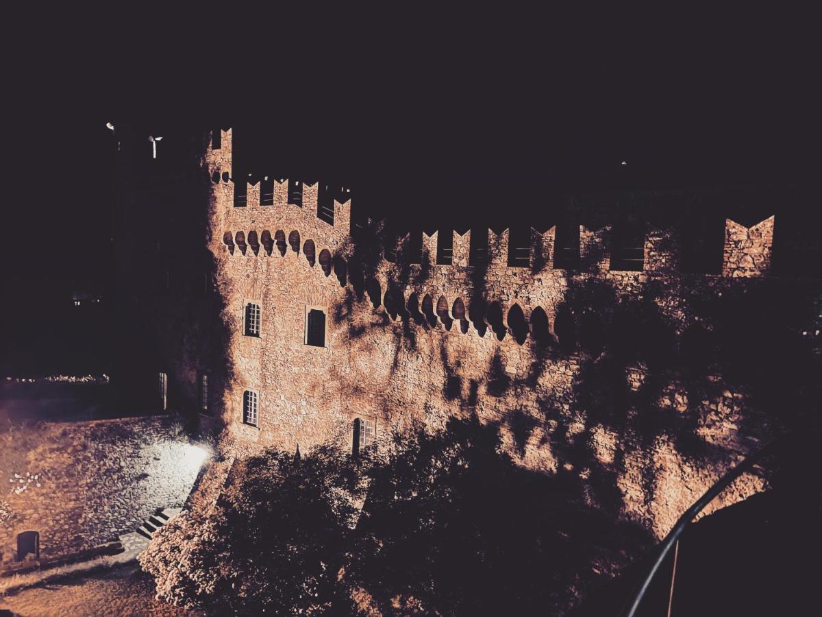 מלון Castello Malaspina Di פוסדינובו מראה חיצוני תמונה