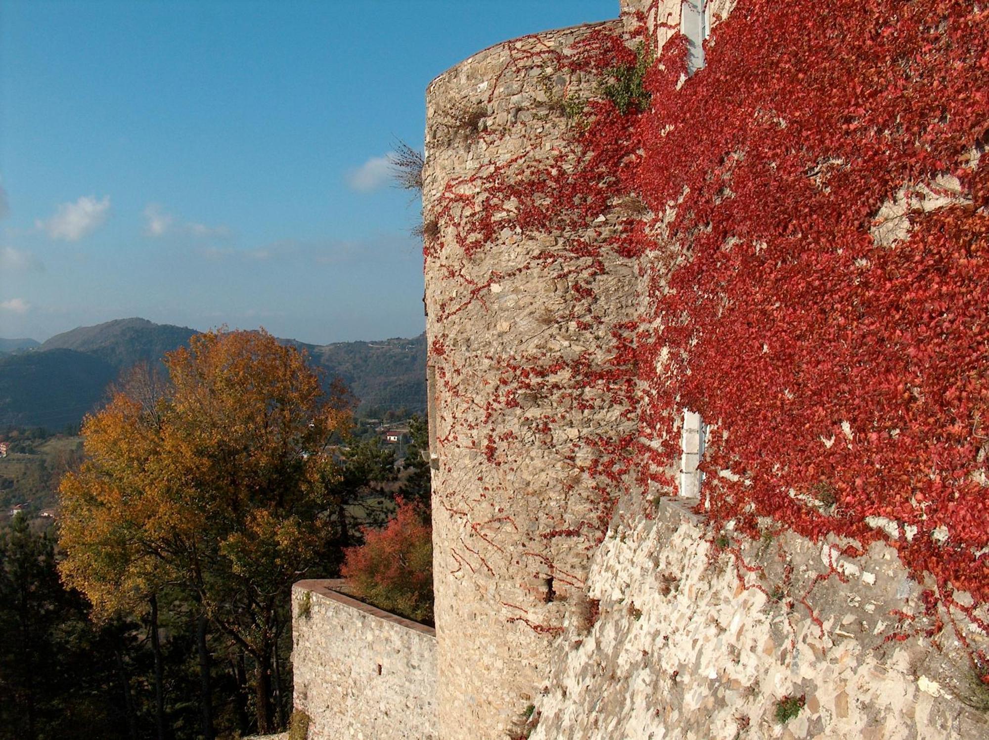 מלון Castello Malaspina Di פוסדינובו מראה חיצוני תמונה