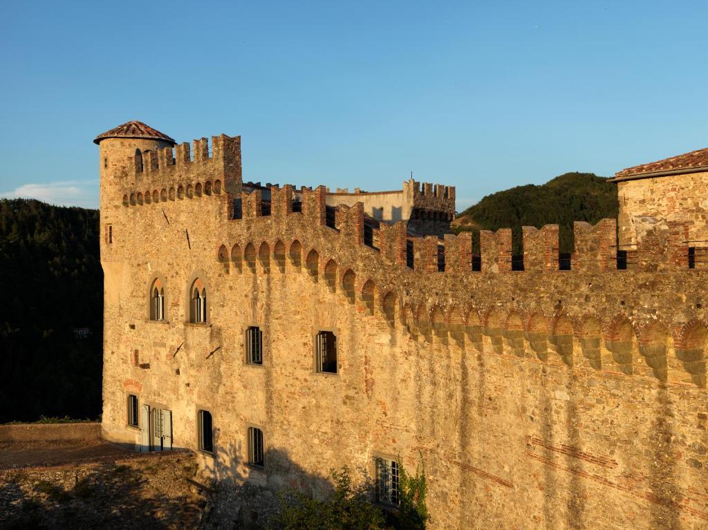 מלון Castello Malaspina Di פוסדינובו מראה חיצוני תמונה